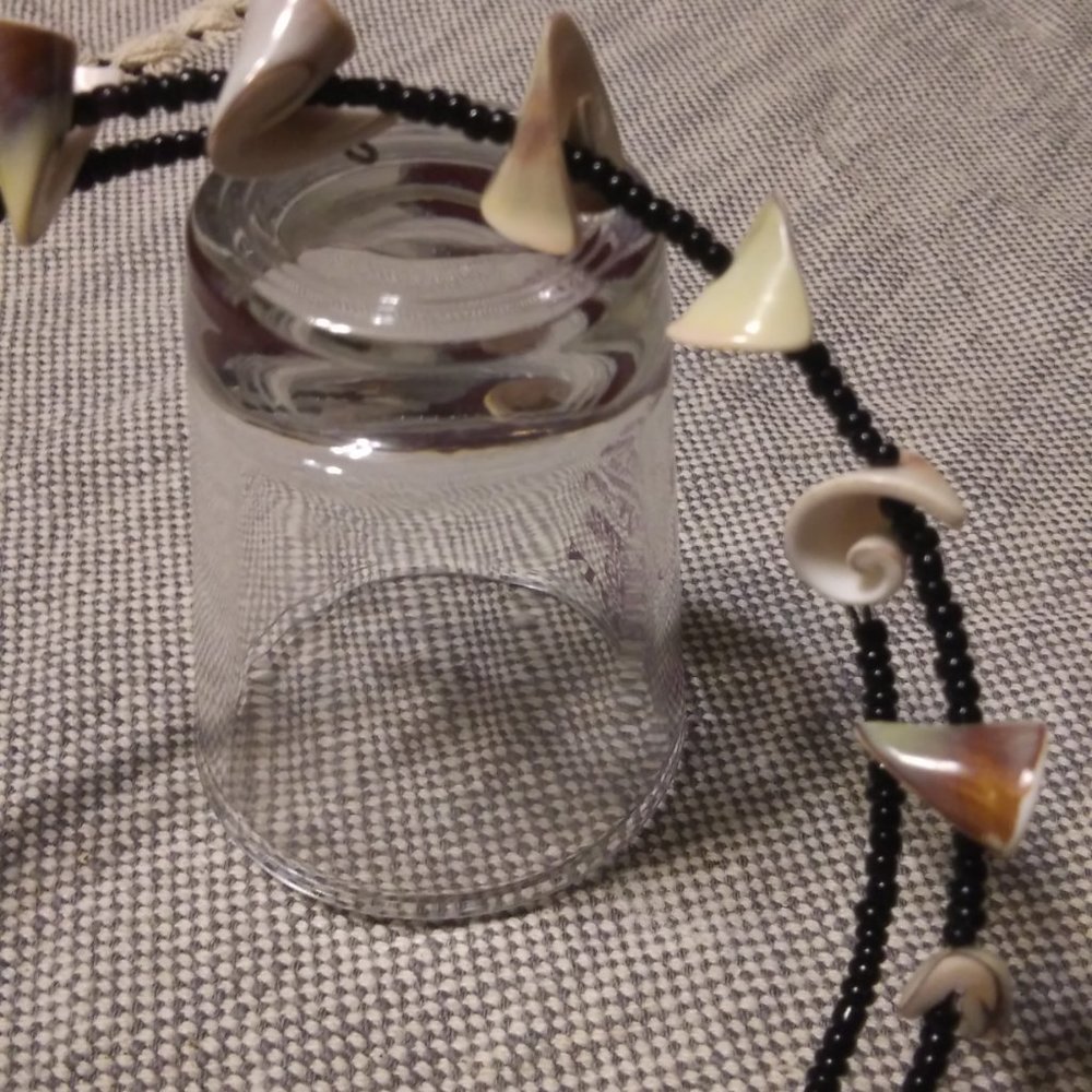 Shell Choker - Picture 3 of 8